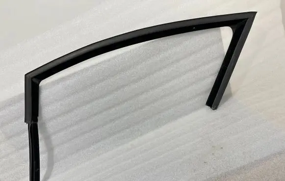 Seat Leon (1P) Rubber seal front door window/glass 