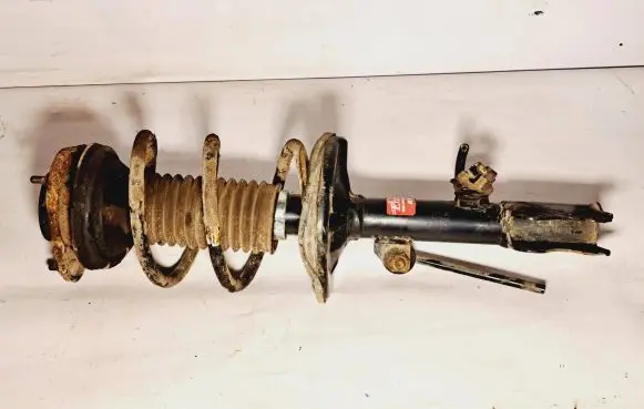 Toyota Corolla Verso E121 Front shock absorber with coil spring 333358