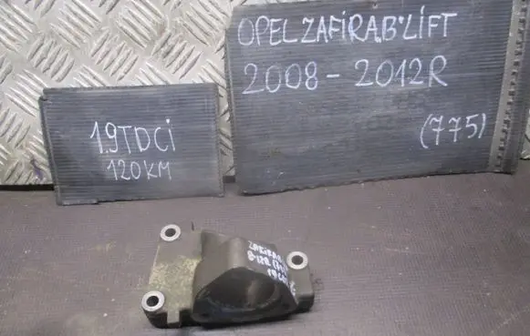 Opel Zafira B Driveshaft support bearing bracket 13256906