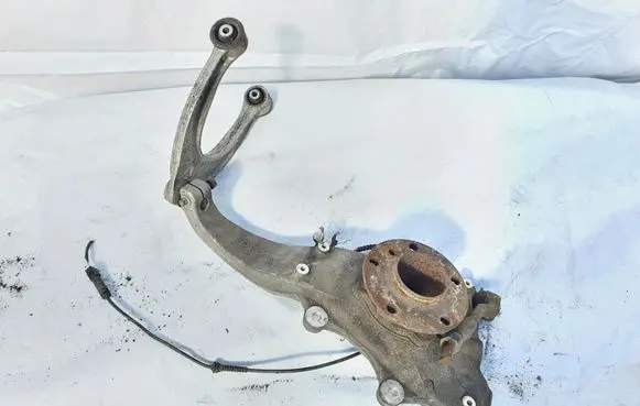 BMW 5 F10 F11 Front wheel hub spindle knuckle 6775967 677596708 31126775967