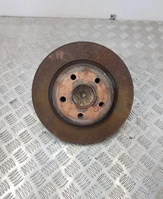 Infiniti Q30 Rear wheel hub 2460306