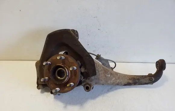 Nissan Pathfinder R51 Front wheel hub