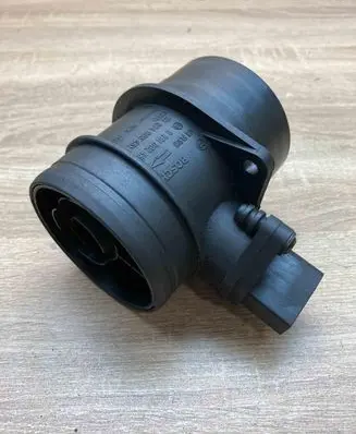 Volkswagen PASSAT B6 Mass air flow meter 074906461B 0281002461