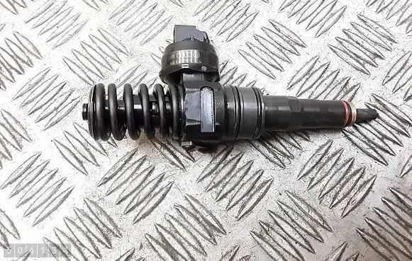 Fuel injector
