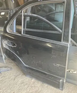 KIA Sorento Rear door