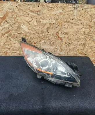 Mazda 3 II Headlight/headlamp
