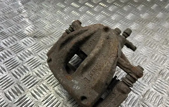 Toyota Corolla Verso AR10 Front brake caliper