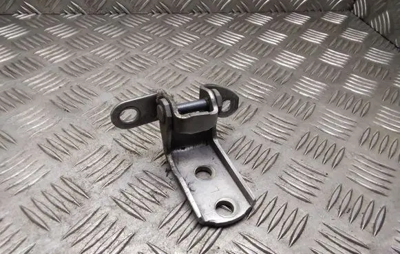 Toyota Prius (XW30) Rear door lower hinge