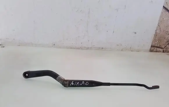 Front wiper blade arm