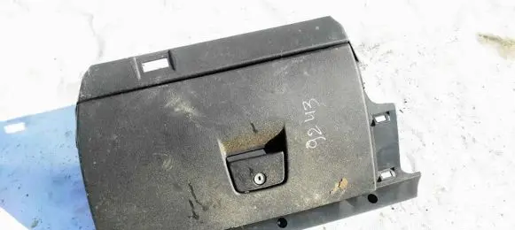 Volvo V50 Glove box 8626141 3865