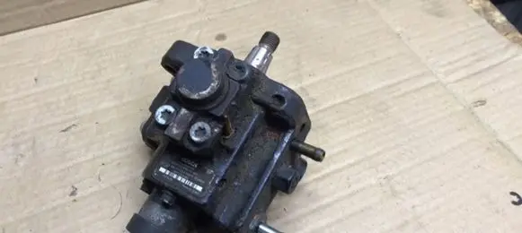 Opel Zafira B Fuel injection high pressure pump 0445010155