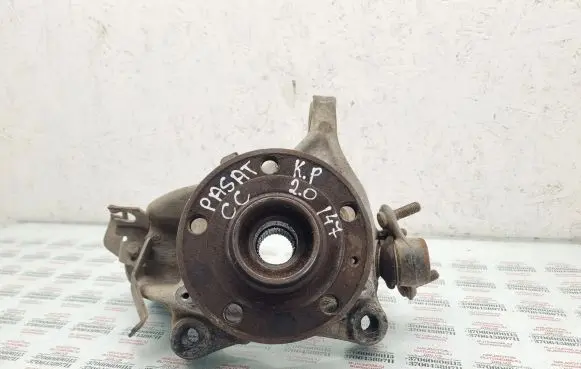 Volkswagen PASSAT CC Front wheel hub 3C0407257G