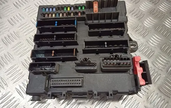 Opel Vectra C High voltage junction box 13205777