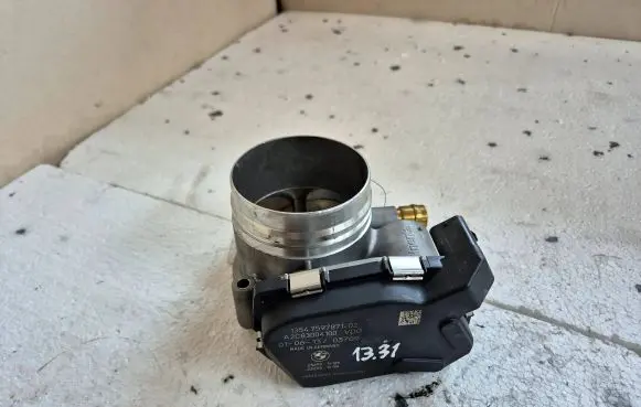 BMW X3 F25 Electric throttle body valve 7597871-02