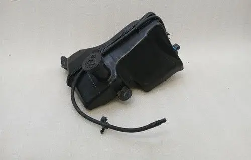 Chevrolet Corvette C8 Windshield washer fluid reservoir/tank 84557041