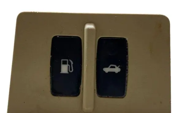 Lexus IS 220D-250-350 Fuel tank opening switch 8484033080