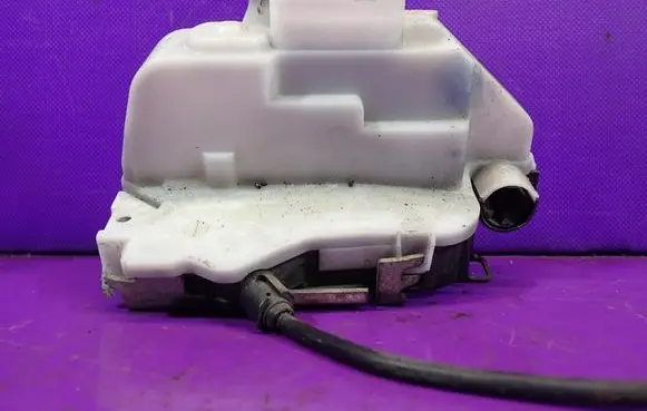 Citroen C3 Front door lock
