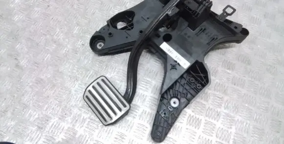Volvo XC90 Brake pedal 7P0723117B 7P0723031AK