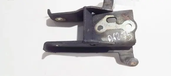 Mitsubishi Space Star Engine mounting bracket