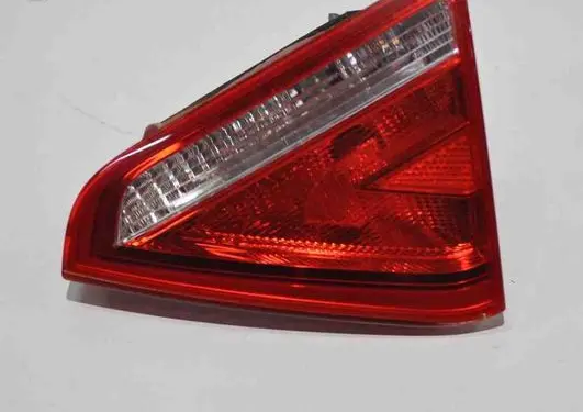 Audi A5 8T 8F Tailgate rear/tail lights 8T0945094