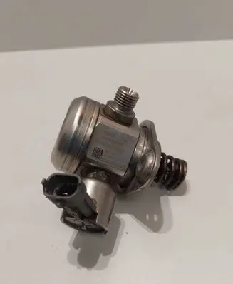 Volvo V60 Fuel injection high pressure pump 0261520077 2002678666