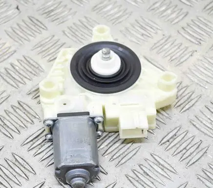 Mercedes-Benz C W205 Front door window regulator motor A2139069901