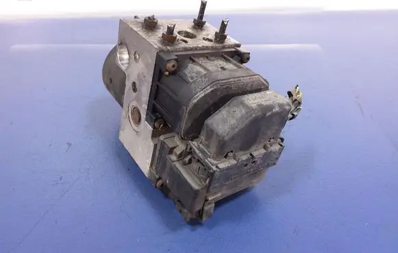 Nissan Almera Tino ABS Pump 476604U102