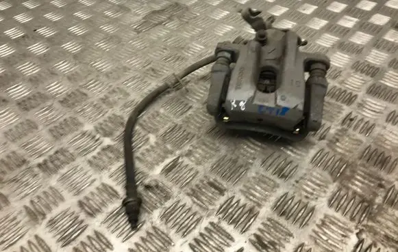 Lexus CT 200H Rear brake caliper