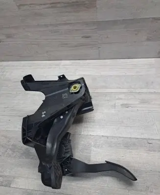 Volkswagen Golf VII Pedal assembly 5Q1721058BJ 27022015
