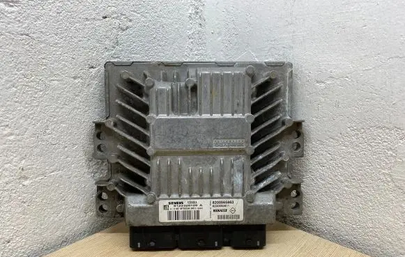 Nissan Tiida C11 Engine control unit/module 8200565863 S122326109A SID301