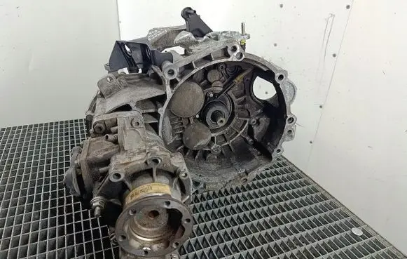 Volkswagen PASSAT B7 Manual 6 speed gearbox NFU