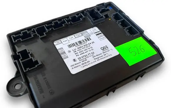 Mercedes-Benz S W221 Central body control module S526 A0038206426
