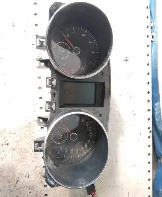 Volkswagen Golf VI Speedometer (instrument cluster) 5KO920