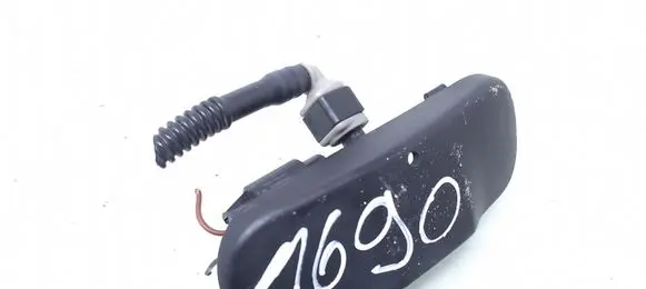 Volkswagen Touran I Windshield washer spray nozzle 1T0955986
