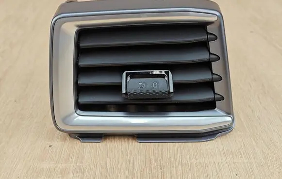 Volkswagen Amarok II Dashboard side air vent grill/cover trim N1XBE045C09ADW N1XB19F670EF