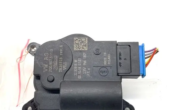 Volkswagen PASSAT B8 Air flap motor/actuator 2Q0907511G