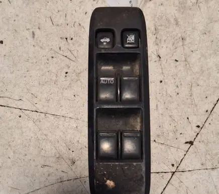 Nissan Primera Electric window control switch 25401AV640 C8DD702N 16070