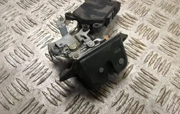 Subaru Legacy Tailgate/trunk/boot lock/catch/latch