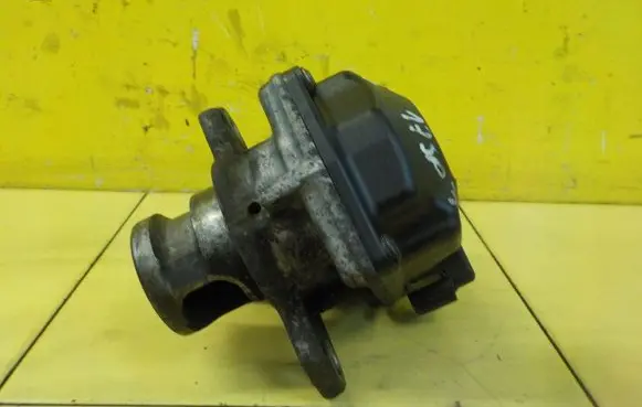 Mercedes-Benz Vito Viano W447 EGR thermostat A6220103500