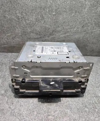 Chrysler 300C Radio/CD/DVD/GPS head unit p05064542AM