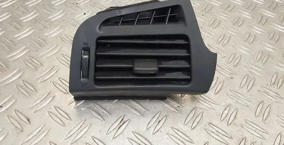 Toyota Verso Dashboard side air vent grill/cover trim 556600F020