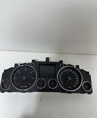 Volkswagen Touareg I Speedometer (instrument cluster)