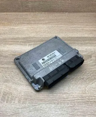 Skoda Fabia Mk1 (6Y) Engine control unit/module ECU 03E906033A 5WP44305