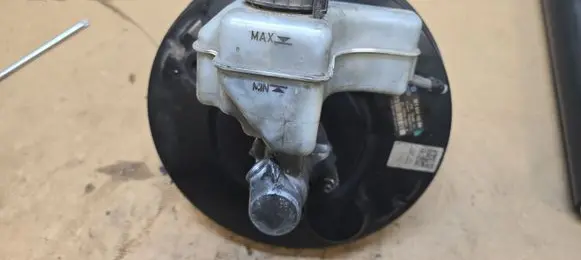 Volkswagen PASSAT B6 Brake booster 3C1614105AH 03787440014