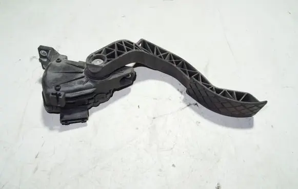 Audi A6 S6 C5 4B Accelerator throttle pedal 8D1723523F 6PV00837602