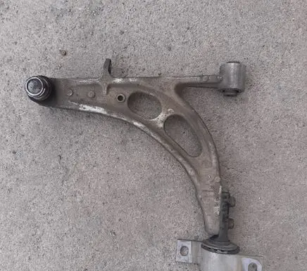 Subaru Impreza II Front lower control arm/wishbone