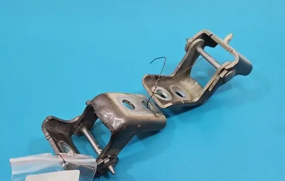 Peugeot 5008 II Front door hinge set IMPRK1600787