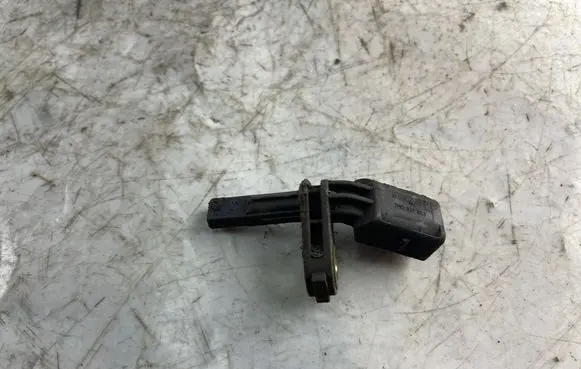 Volkswagen Touran I ABS brake wheel speed sensor 7h0927803