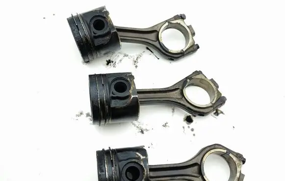 Jaguar XE Piston with connecting rod 