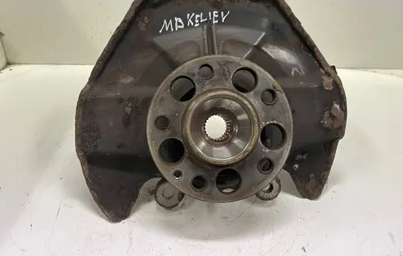 Mercedes-Benz A W169 Front wheel hub